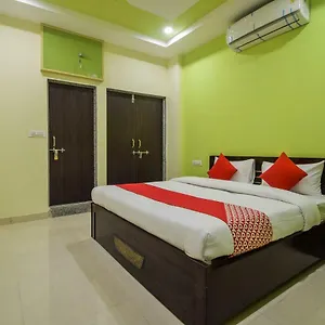 Hotel Oyo 35734 F Cube, Udaipur